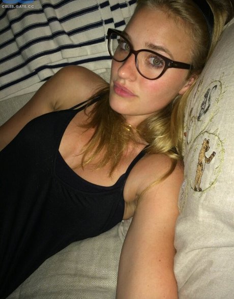 Foto di nudo di fuga di OnlyFans di Aj Michalka