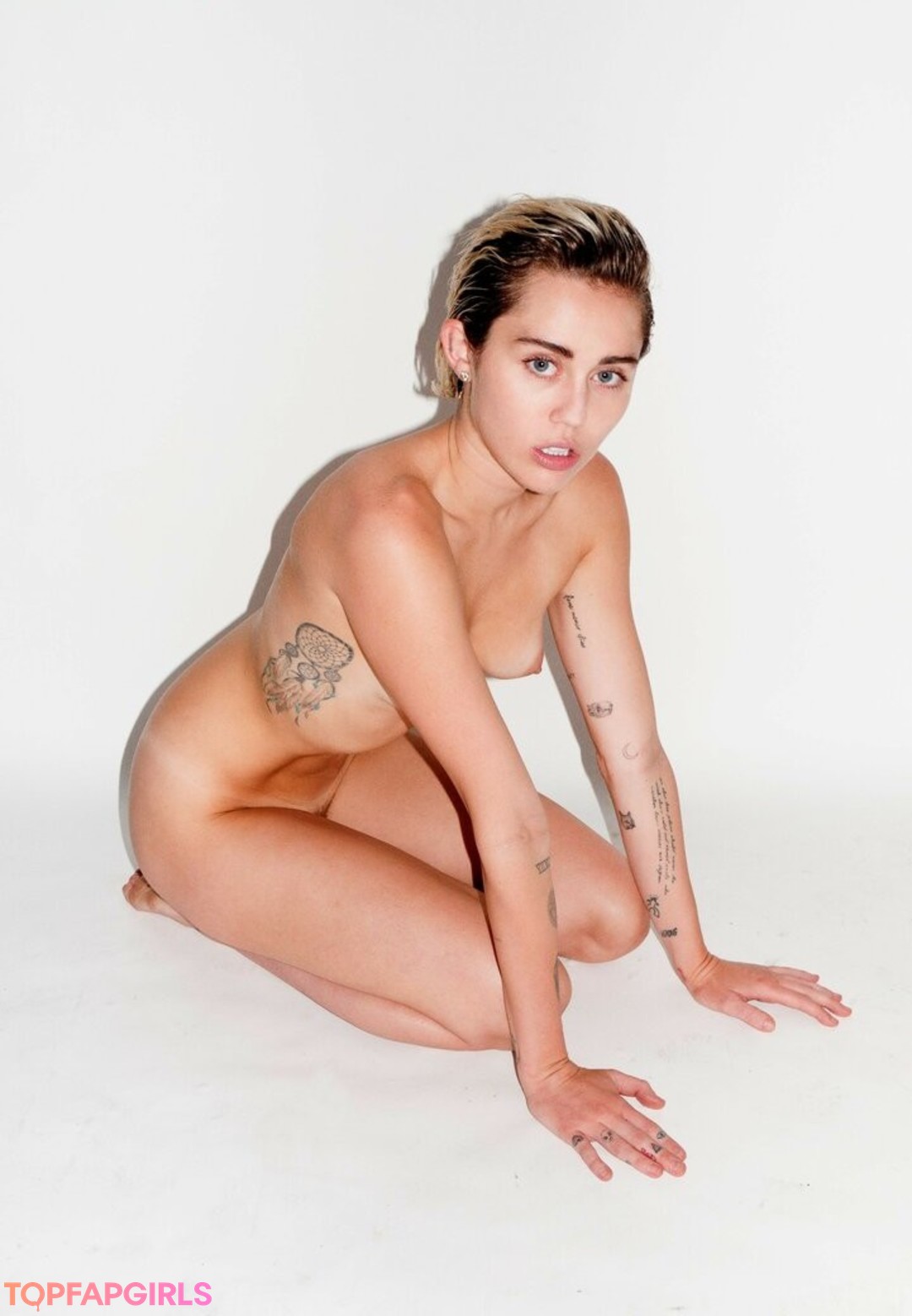 Foto di nudo di fuga di OnlyFans di Miley Cyrus #1116