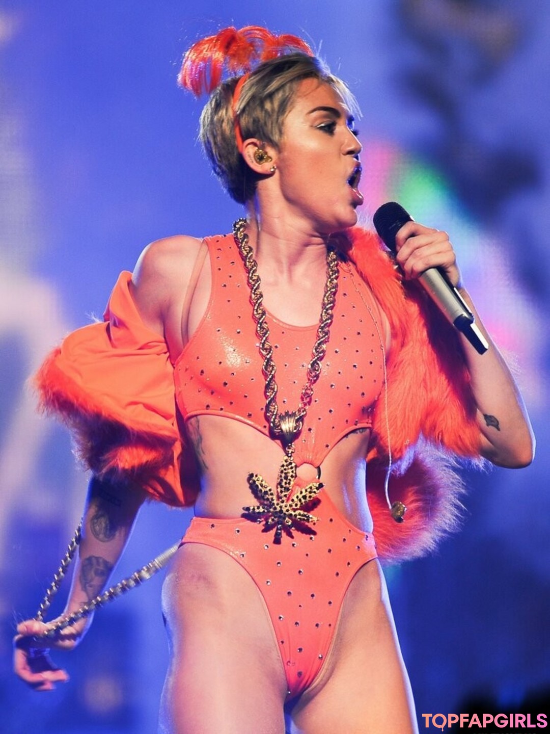 Foto di nudo di fuga di OnlyFans di Miley Cyrus #1270