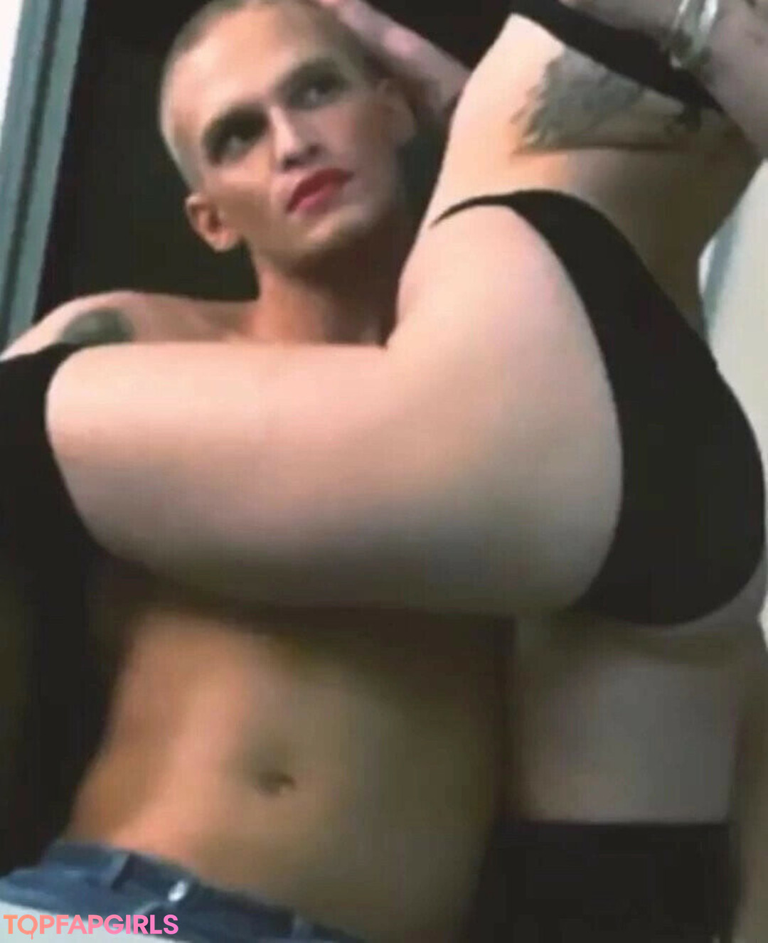 Foto di nudo di fuga di OnlyFans di Miley Cyrus #1991