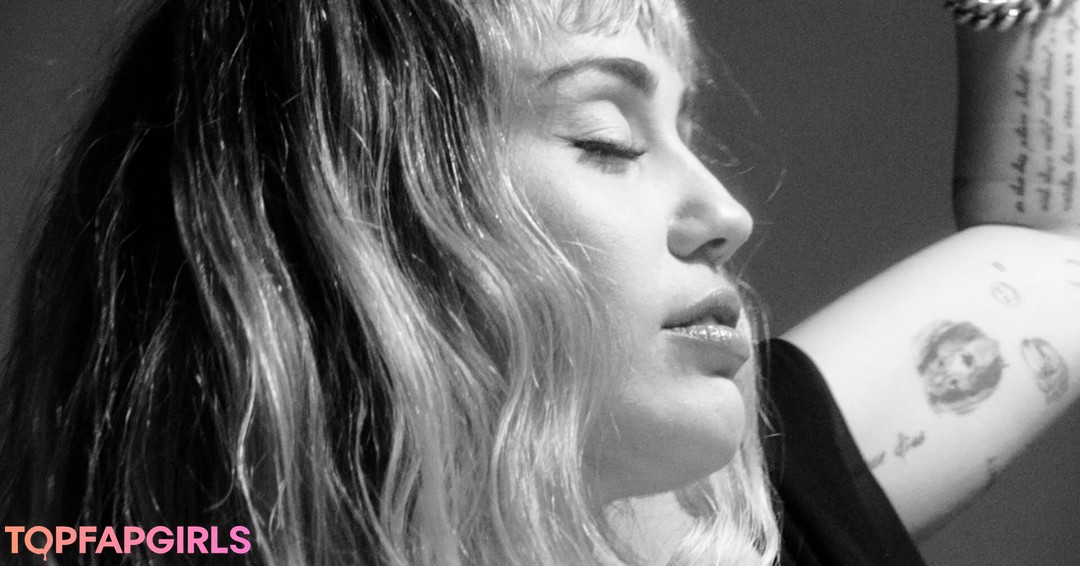 Foto di nudo di fuga di OnlyFans di Miley Cyrus #1996