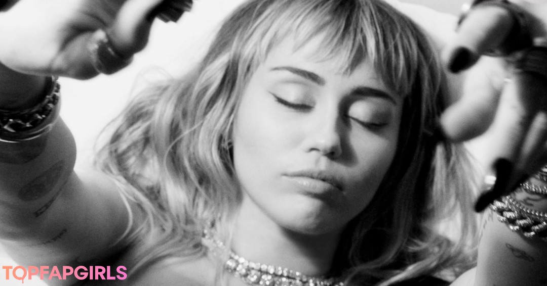 Foto di nudo di fuga di OnlyFans di Miley Cyrus #1998