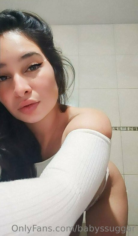 Foto di nudo di fuga di OnlyFans di Babyssuggar