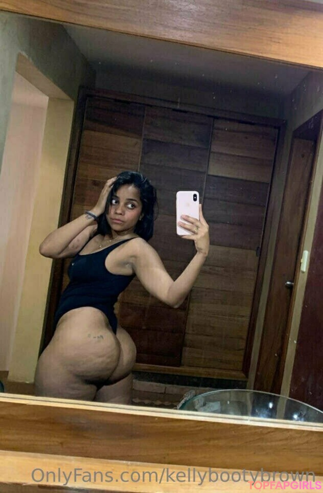 Foto di nudo di fuga di OnlyFans di Kellybootybrown #54 Foto di nudo di fuga di OnlyFans di Kellybootybrown #54