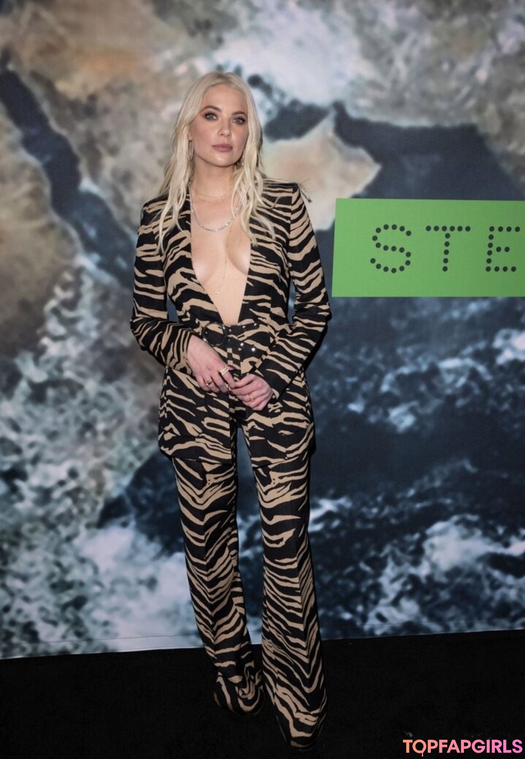 Foto di nudo di fuga di OnlyFans di Ashley Benson #213 Foto di nudo di fuga di OnlyFans di Ashley Benson #213