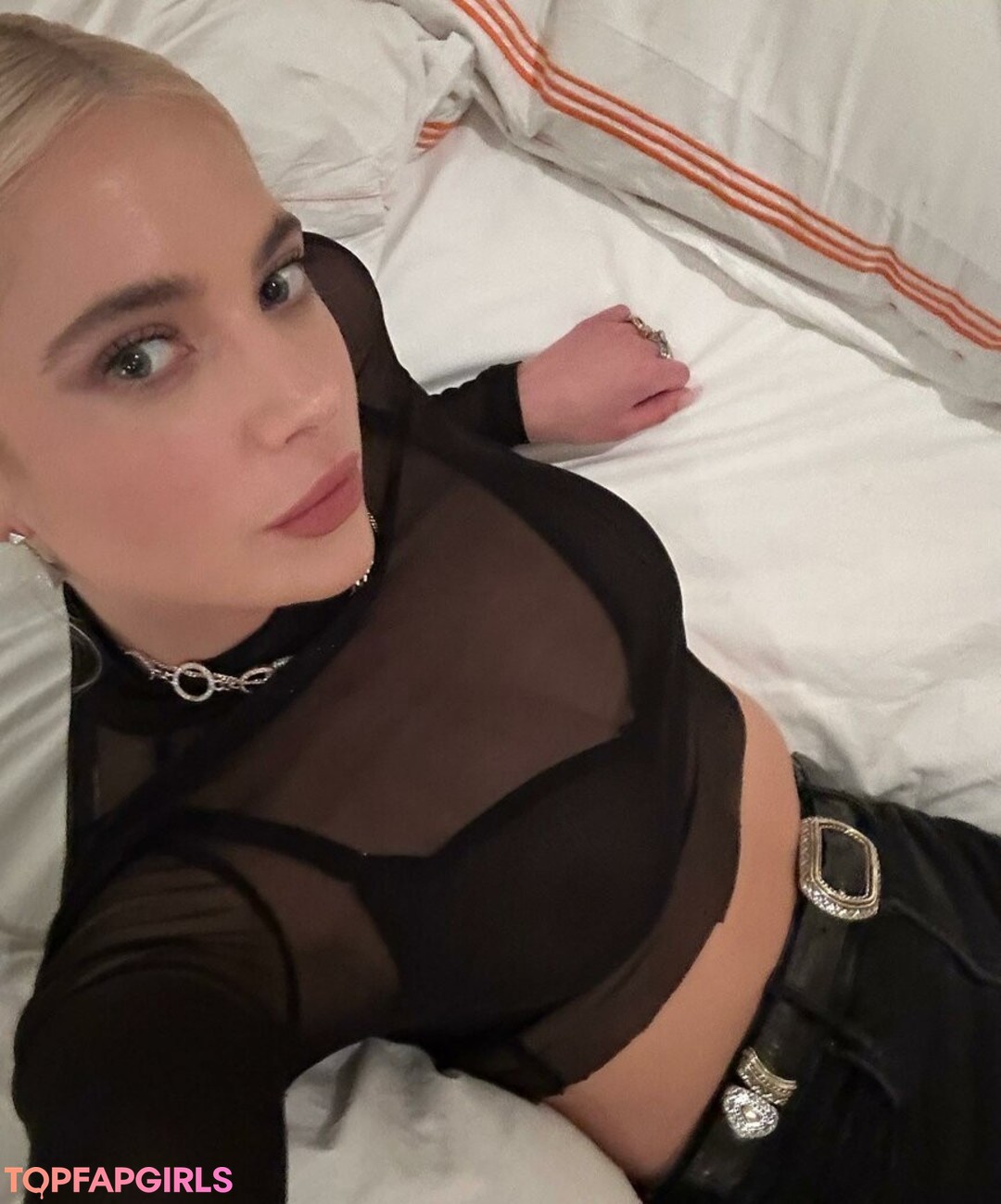 Foto di nudo di fuga di OnlyFans di Ashley Benson #239 Foto di nudo di fuga di OnlyFans di Ashley Benson #239