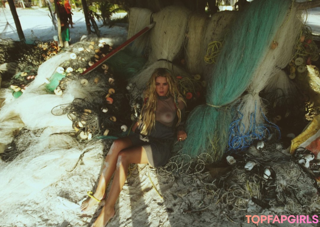 Foto di nudo di fuga di OnlyFans di Ashley Benson #73 Foto di nudo di fuga di OnlyFans di Ashley Benson #73