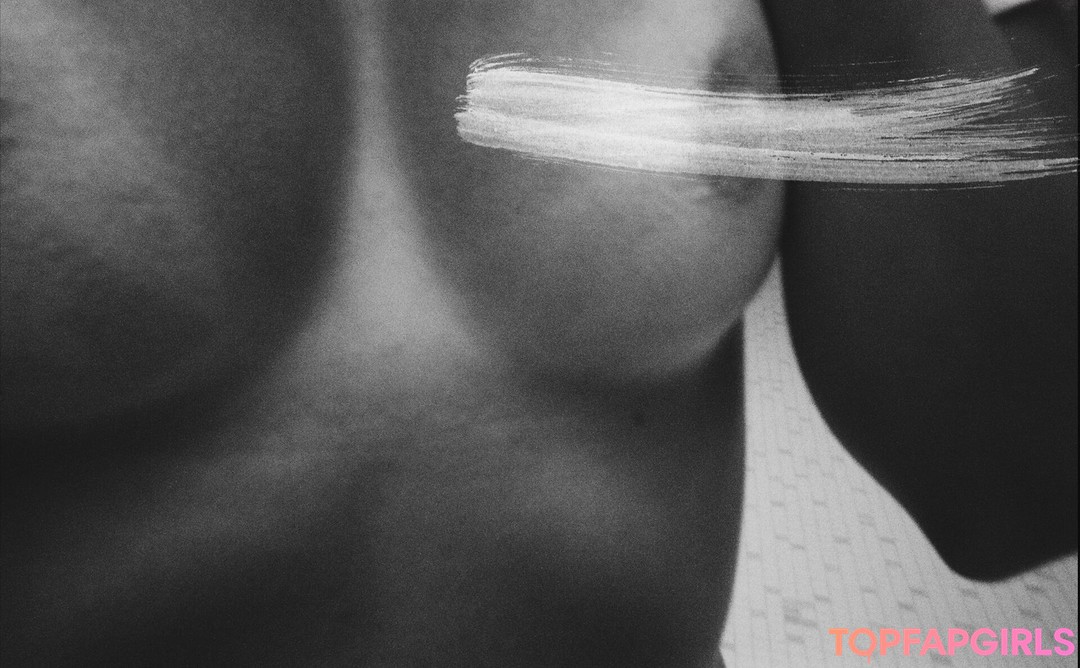 Foto di nudo di fuga di OnlyFans di Ashley Benson #74 Foto di nudo di fuga di OnlyFans di Ashley Benson #74