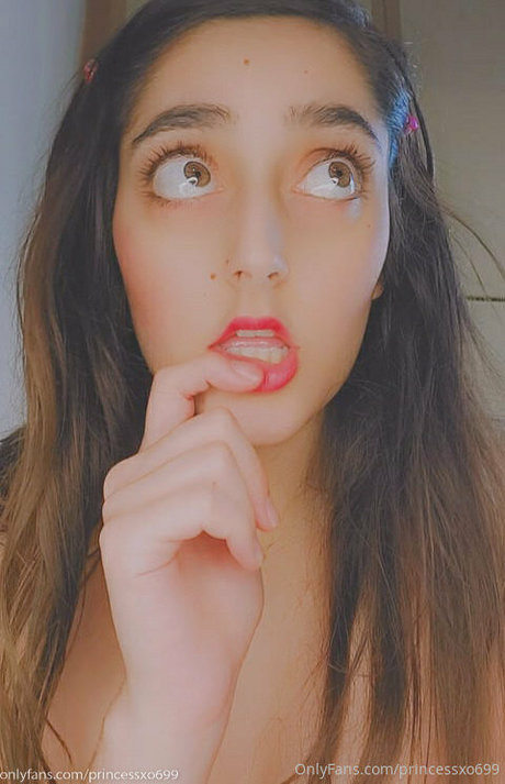 Foto di nudo di fuga di OnlyFans di Princiana