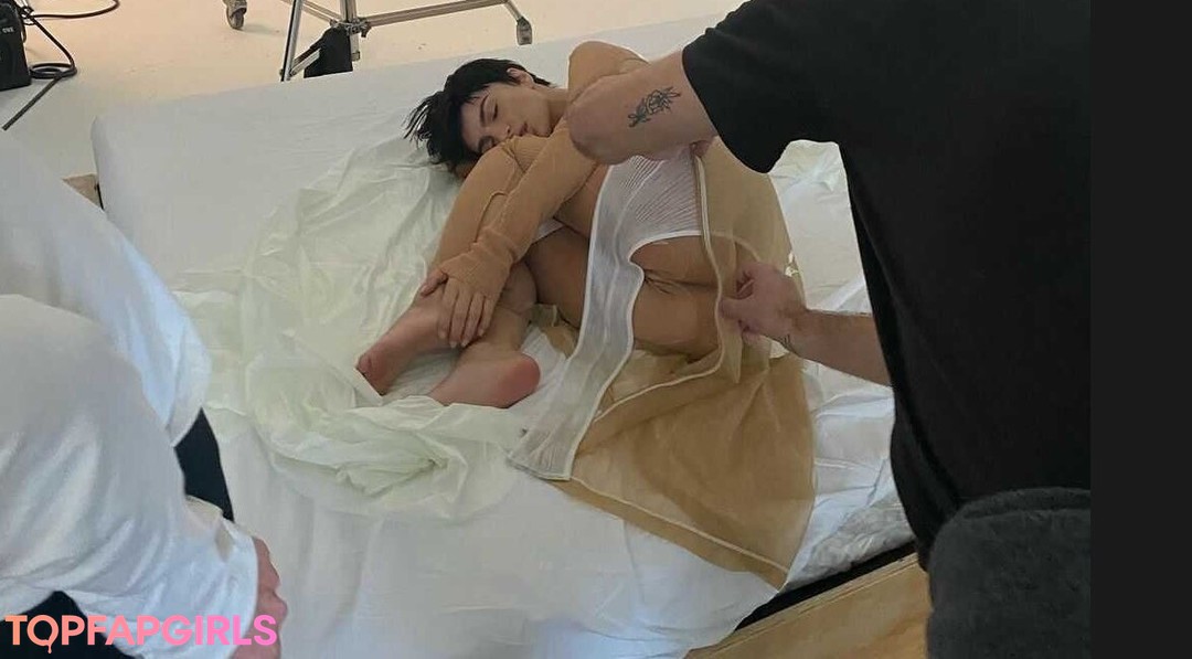 Foto di nudo di fuga di OnlyFans di Emily Ratajkowski #1456