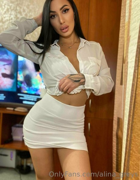 Foto di nudo di fuga di OnlyFans di Alinagreys
