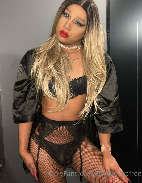 Foto di nudo di fuga di OnlyFans di Kambuchafree