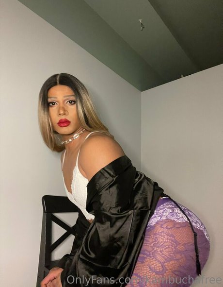 Foto di nudo di fuga di OnlyFans di Kambuchafree