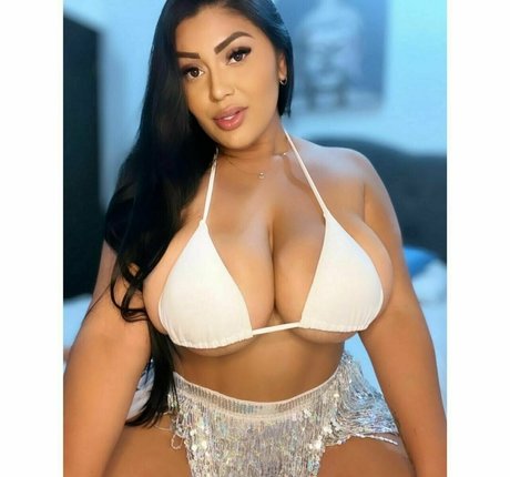Foto di nudo di fuga di OnlyFans di Pregnantstepsister