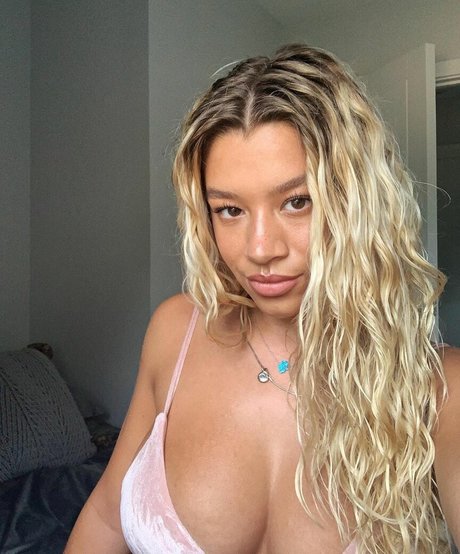 Foto di nudo di fuga di OnlyFans di Molly Rainford