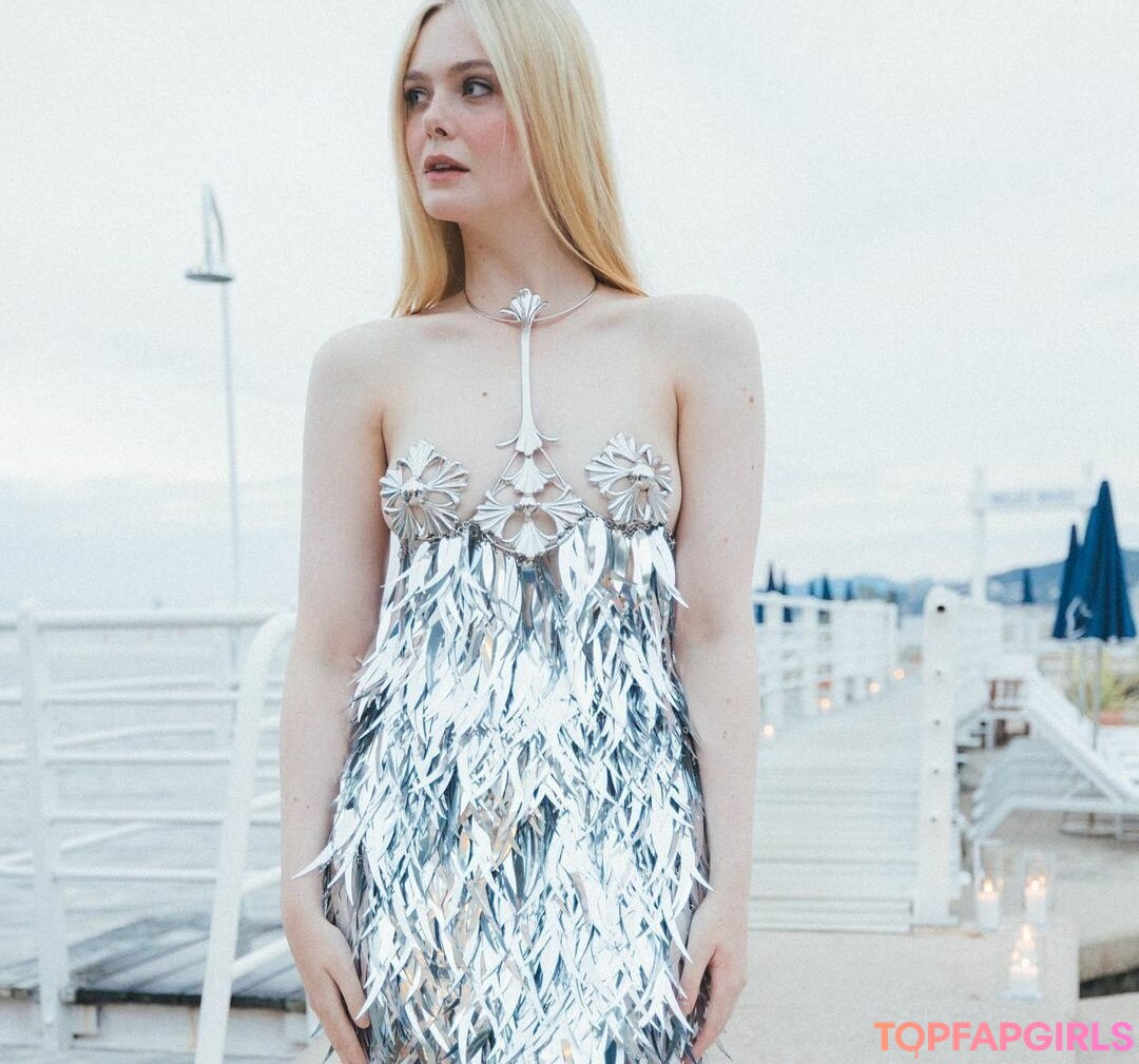 Foto di nudo di fuga di OnlyFans di Elle Fanning #1041