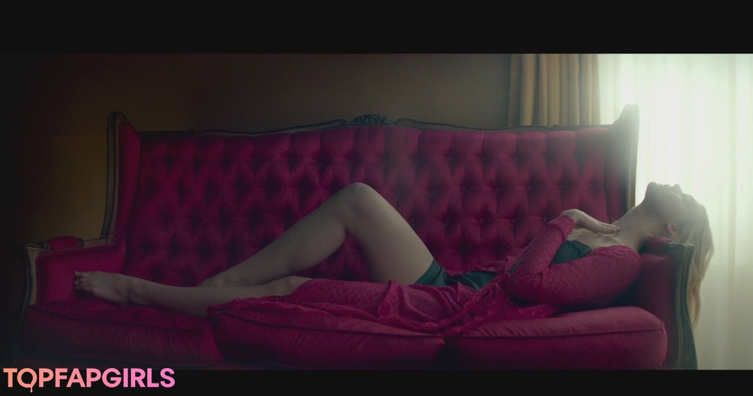 Foto di nudo di fuga di OnlyFans di Elle Fanning #1224
