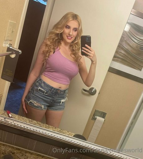 Foto di nudo di fuga di OnlyFans di Anniechloesworld