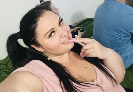 Foto di nudo di fuga di OnlyFans di Barbiessbbw