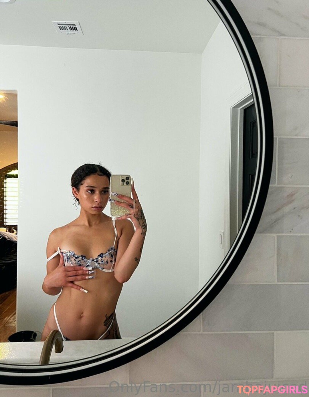 Foto di nudo di fuga di OnlyFans di Jambajuiced #115 Foto di nudo di fuga di OnlyFans di Jambajuiced #115
