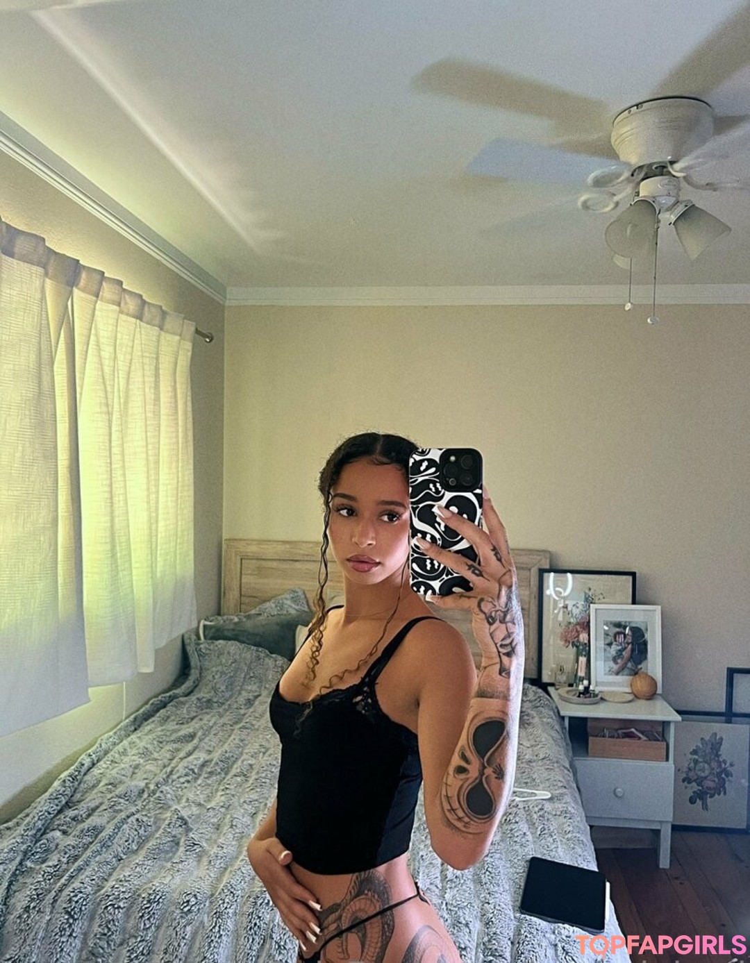 Foto di nudo di fuga di OnlyFans di Jambajuiced #27 Foto di nudo di fuga di OnlyFans di Jambajuiced #27