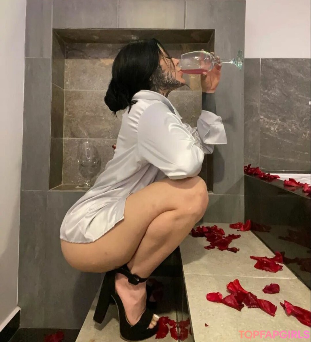 Foto di nudo di fuga di OnlyFans di Merceuhia #8 Foto di nudo di fuga di OnlyFans di Merceuhia #8