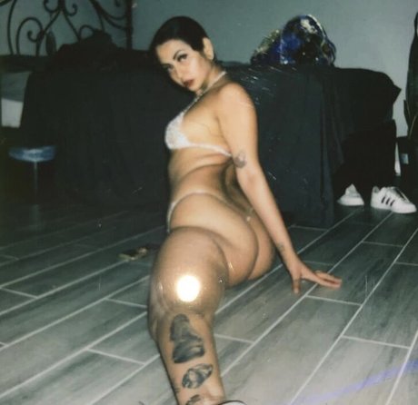 Foto di nudo di fuga di OnlyFans di Jovanajoestar