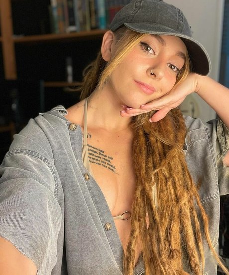 Foto di nudo di fuga di OnlyFans di Eliza Grace