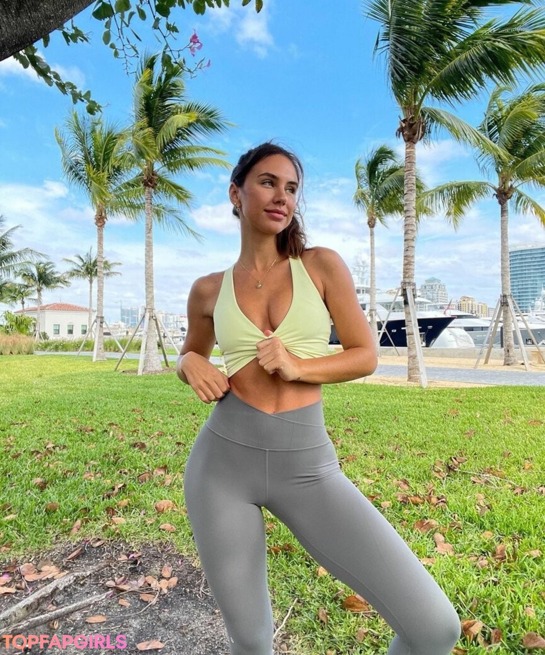 Foto di nudo di fuga di OnlyFans di Brit Manuela #1044