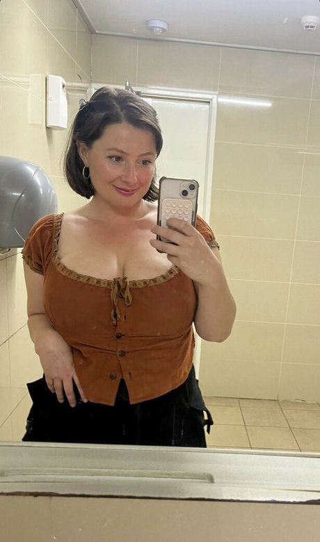 Bel Larcombe