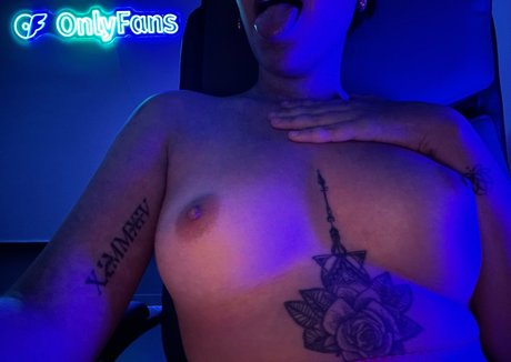 Foto di nudo di fuga di OnlyFans di Kyliestepsister