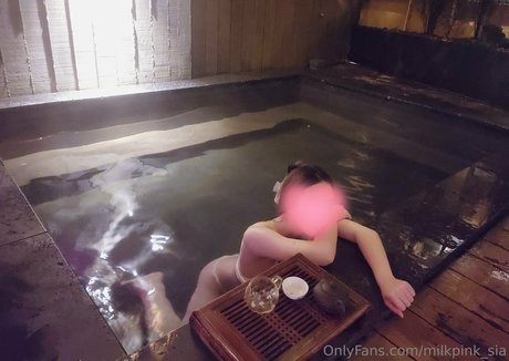 Foto di nudo di fuga di OnlyFans di Milkpinksia