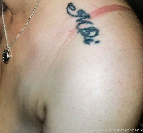 Foto di nudo di fuga di OnlyFans di Nina Phoenix