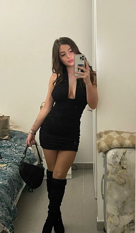 Foto di nudo di fuga di OnlyFans di Bellamnz