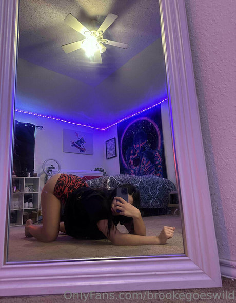 Foto di nudo di fuga di OnlyFans di Brookegoeswild