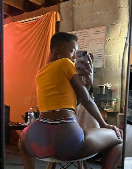 Foto di nudo di fuga di OnlyFans di Littleebonyfeet