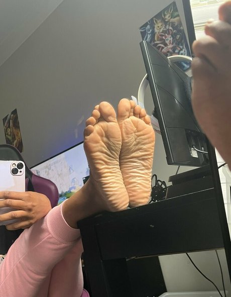 Foto di nudo di fuga di OnlyFans di Littleebonyfeet