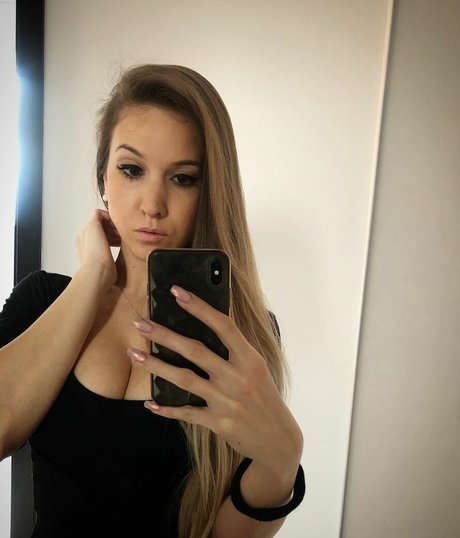 Foto di nudo di fuga di OnlyFans di Veszprem Megye