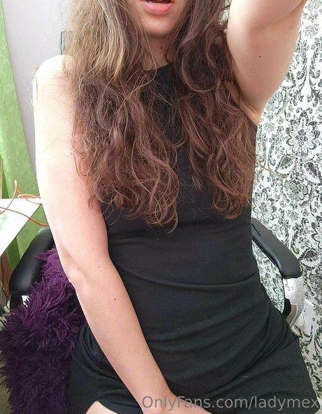 Foto di nudo di fuga di OnlyFans di Ladymex