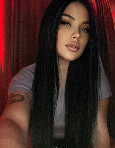 Foto di nudo di fuga di OnlyFans di Kissvip