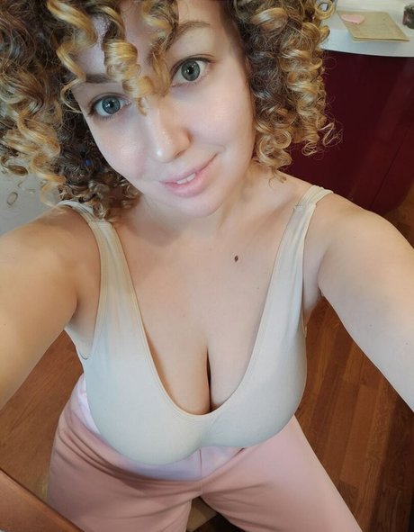 Foto di nudo di fuga di OnlyFans di Hanna Zimmer
