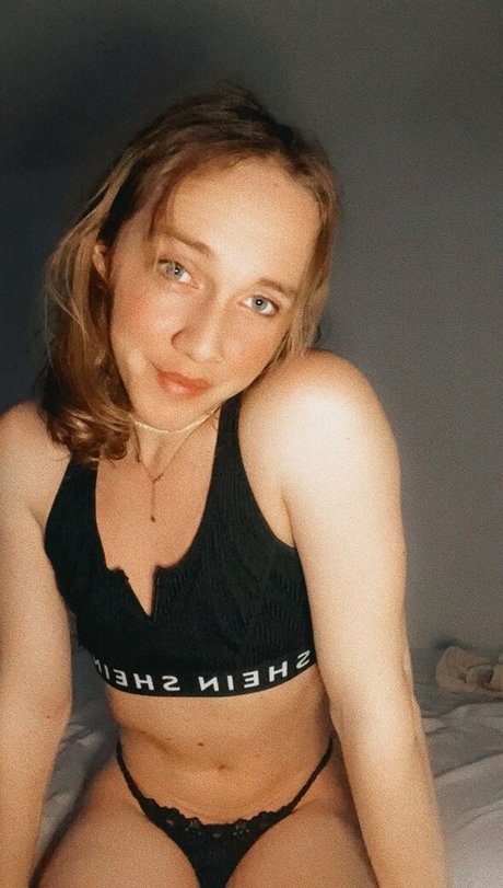 Foto di nudo di fuga di OnlyFans di Miataysun