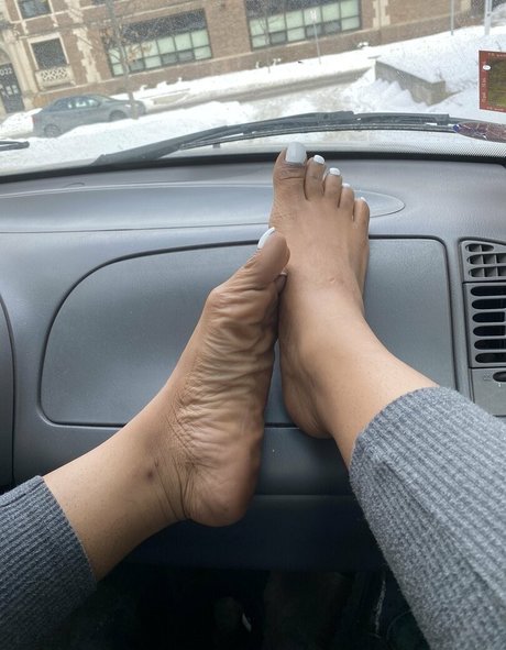 Foto di nudo di fuga di OnlyFans di Carameltoesz