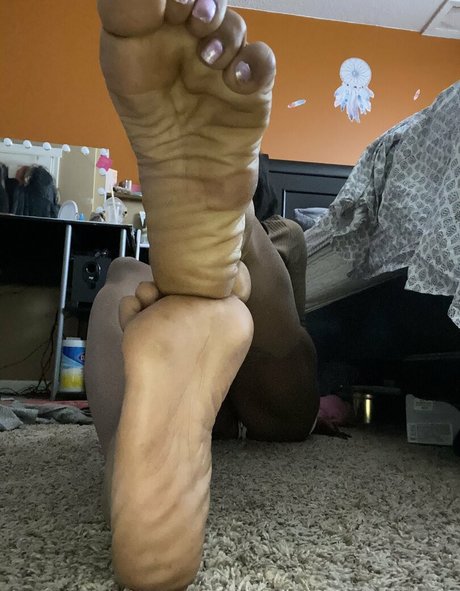 Foto di nudo di fuga di OnlyFans di Carameltoesz