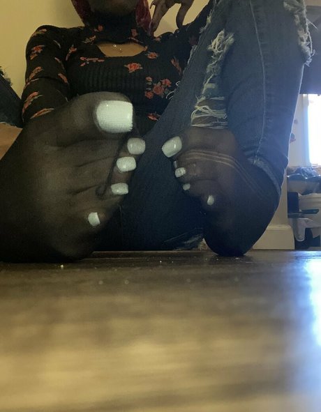 Foto di nudo di fuga di OnlyFans di Carameltoesz