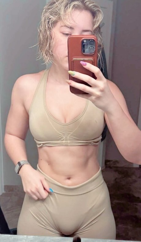 Foto di nudo di fuga di OnlyFans di Pineapplebrat