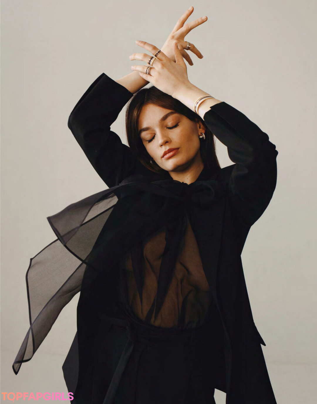 Foto di nudo di fuga di OnlyFans di Emma Mackey #101 Foto di nudo di fuga di OnlyFans di Emma Mackey #101