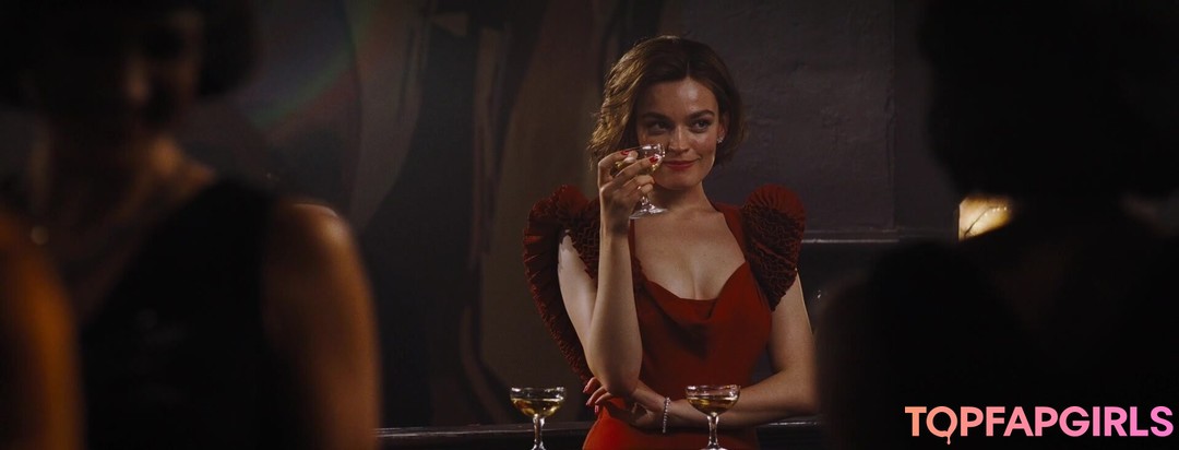 Foto di nudo di fuga di OnlyFans di Emma Mackey #17 Foto di nudo di fuga di OnlyFans di Emma Mackey #17