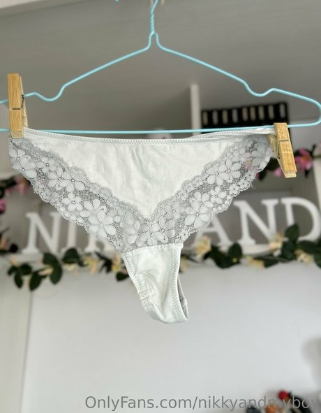 Foto di nudo di fuga di OnlyFans di Nikkyandmyboy