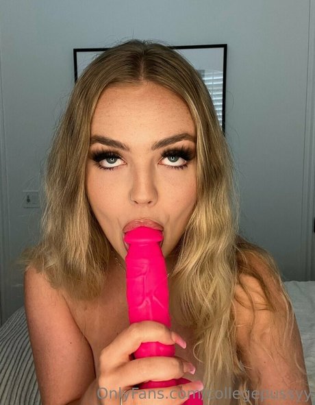 Foto di nudo di fuga di OnlyFans di Collegepussyy